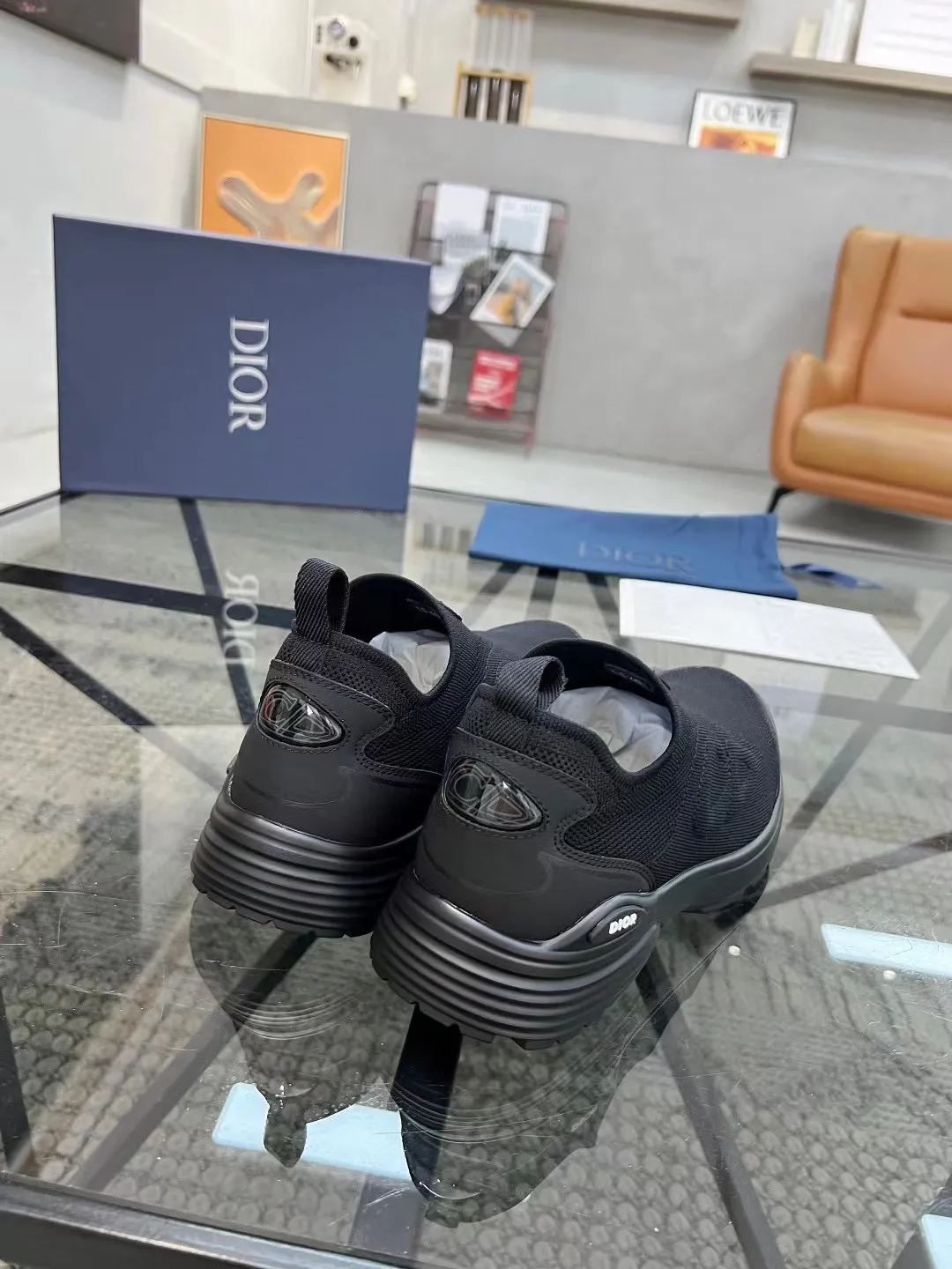 Men's Shoes💰P460💰【DIOR】Dior's new B30 low-top sneakers✅ are carefully made of gray mesh fabric and white technical fabric, decorated with reflective "CD30" graphic logo, and "DIO~B30" and "CD30" logos on the heel and tongue. An extra-light, sculpted rubber sole with signature accents adds style, while internal stretch details create ideal comfort. It can be matched with various casual styles to show a fashionable and modern sports style. Code number: 38-44 (45 can be customized)